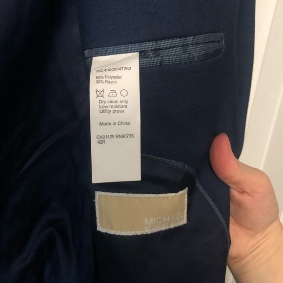 Michael Kors Men's Classic Navy Suit Jacket Blazer Size 42R - Picture 5 of 6